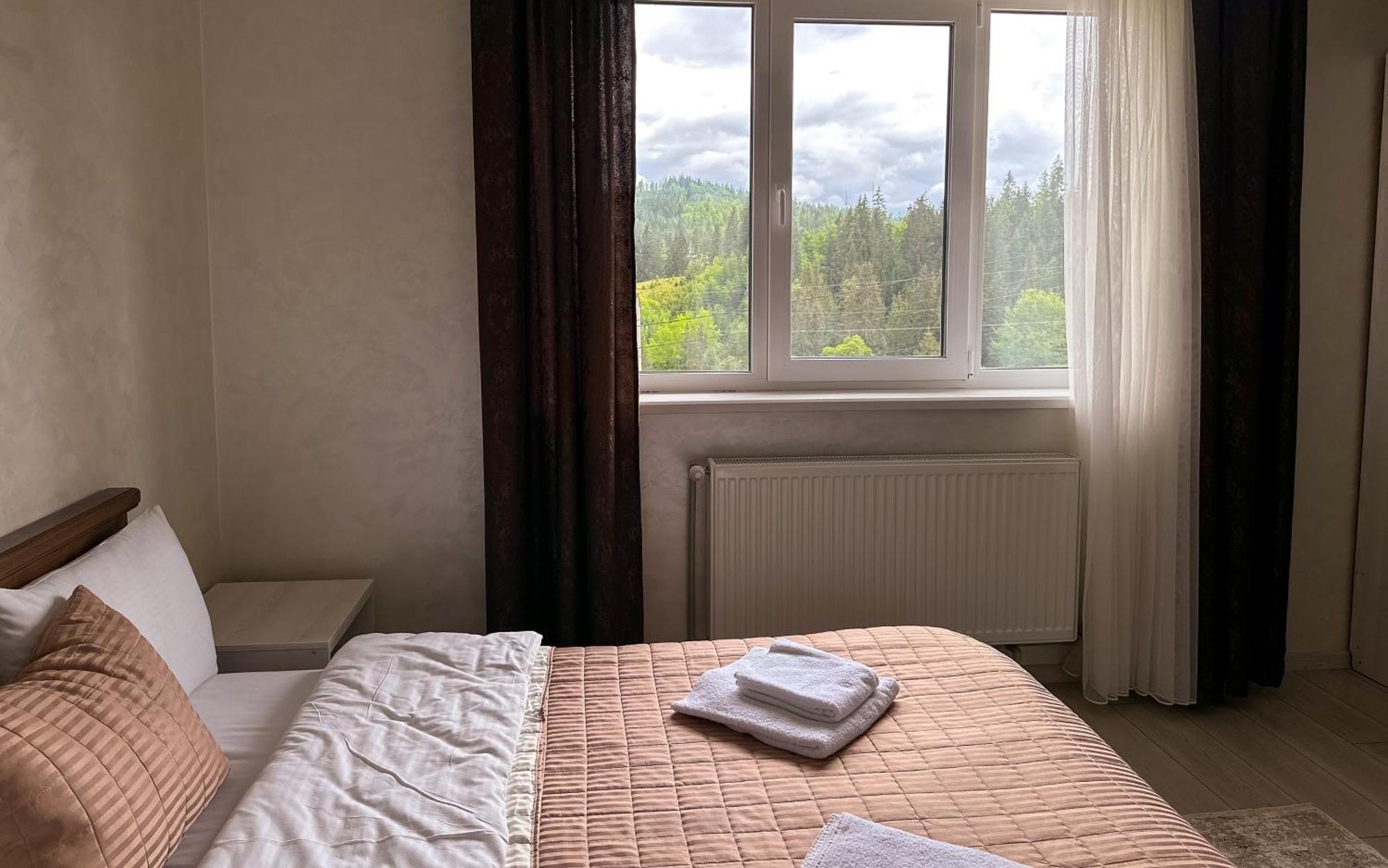 Шепіт Лісу Hotel Boekovel Buitenkant foto
