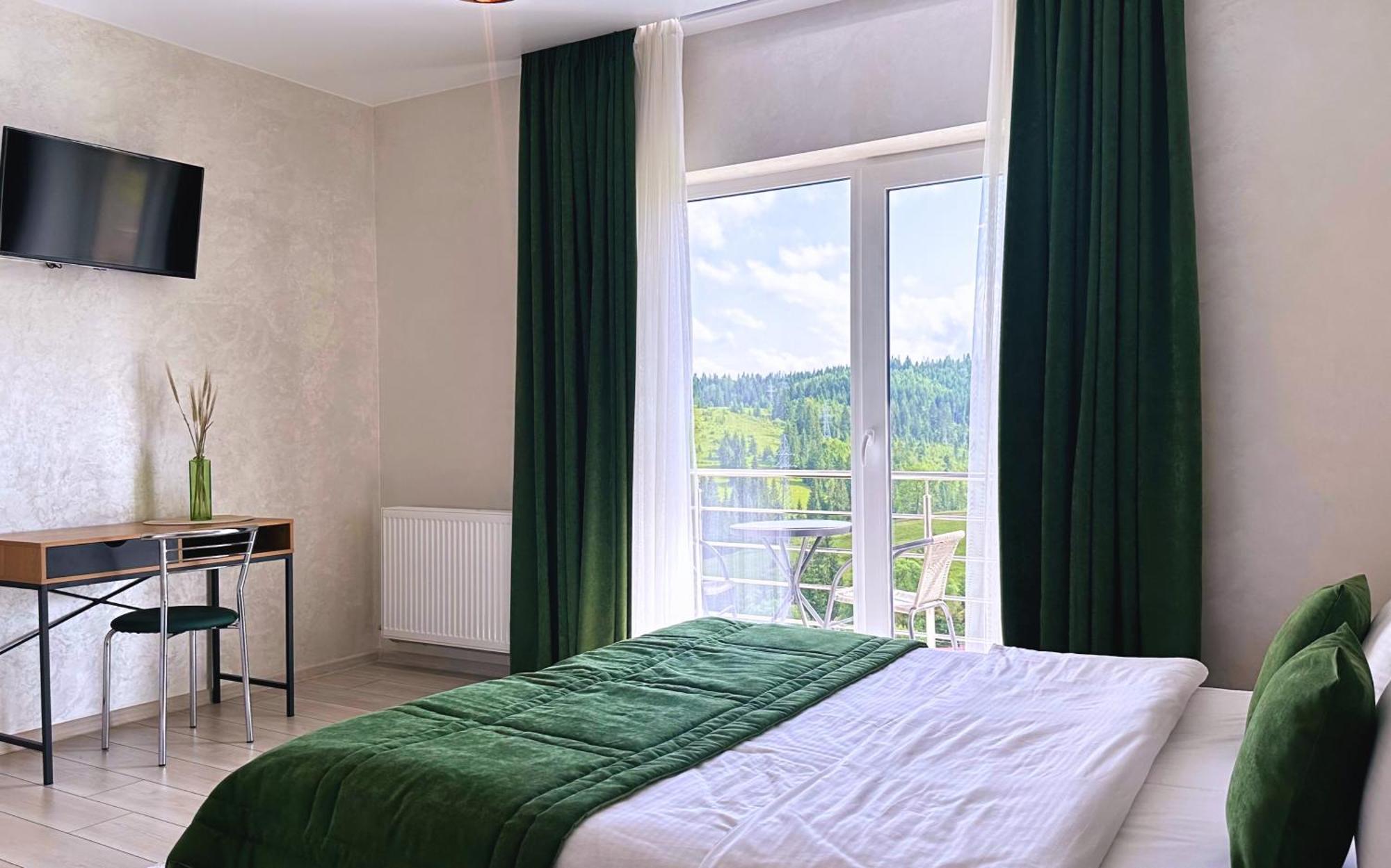 Шепіт Лісу Hotel Boekovel Buitenkant foto