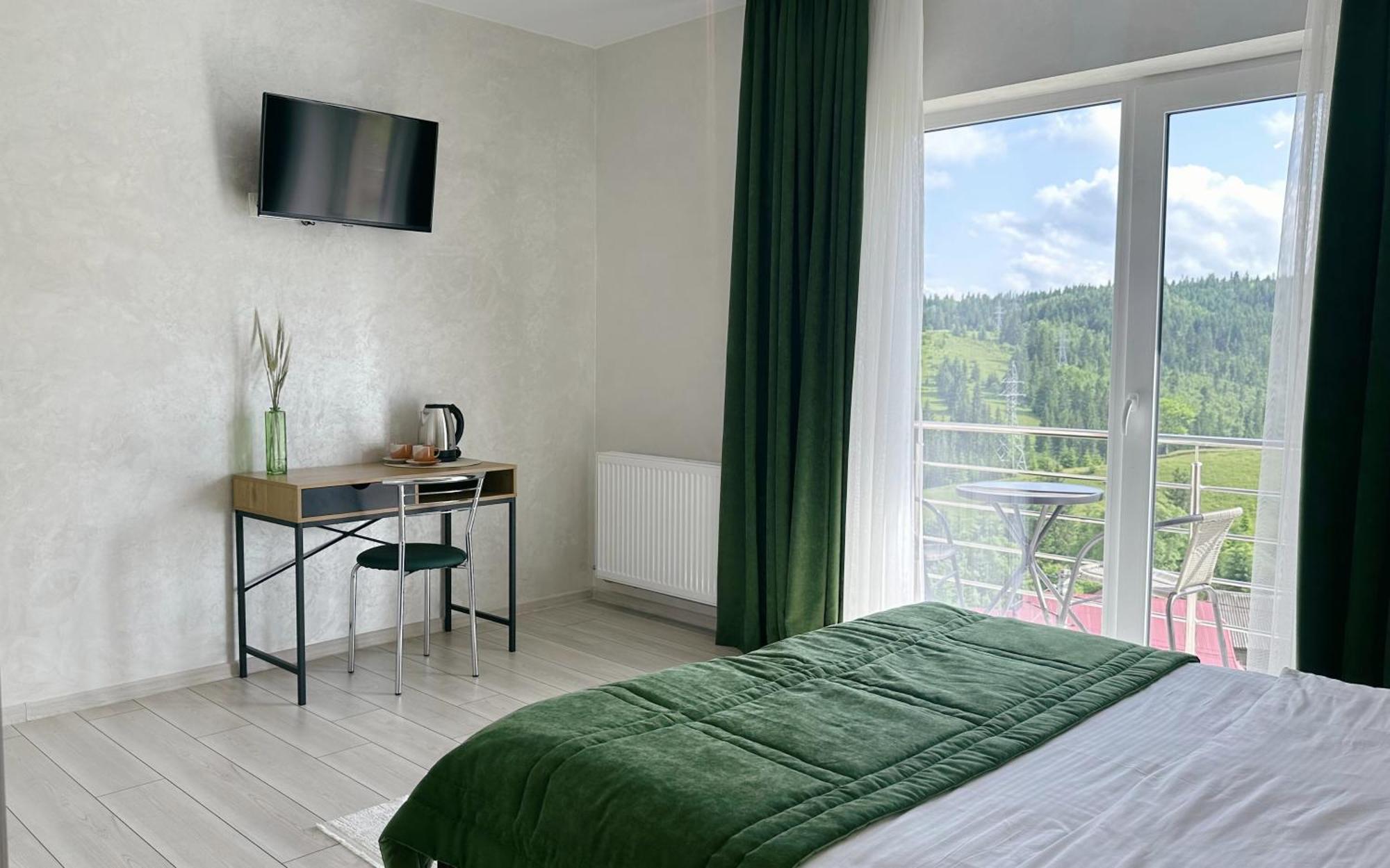 Шепіт Лісу Hotel Boekovel Buitenkant foto