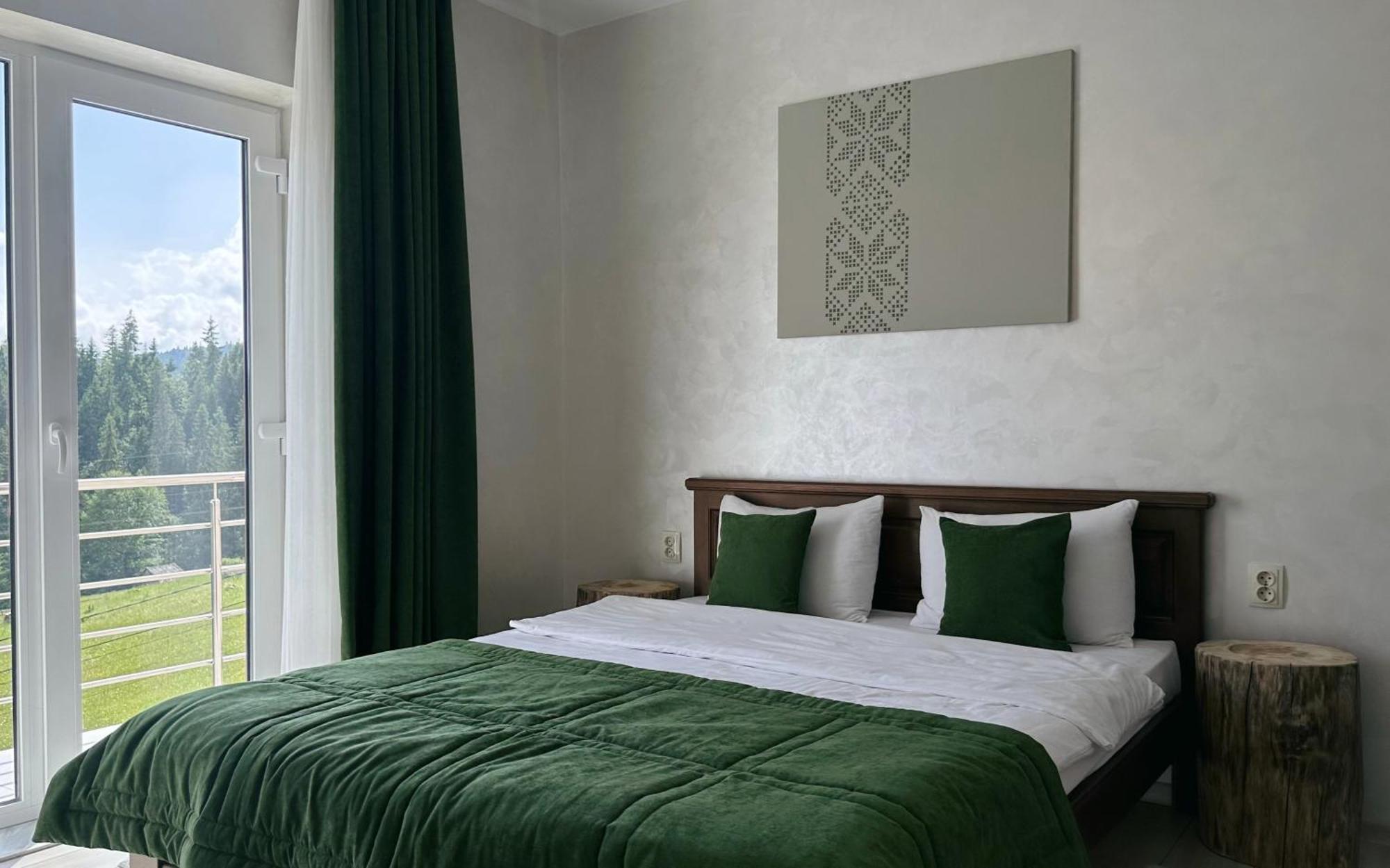 Шепіт Лісу Hotel Boekovel Buitenkant foto