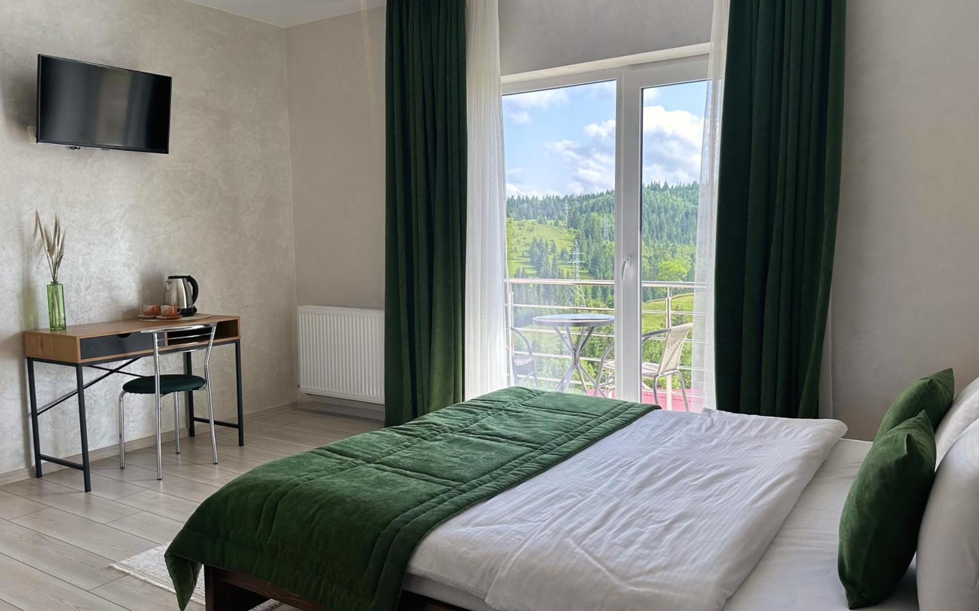 Шепіт Лісу Hotel Boekovel Buitenkant foto