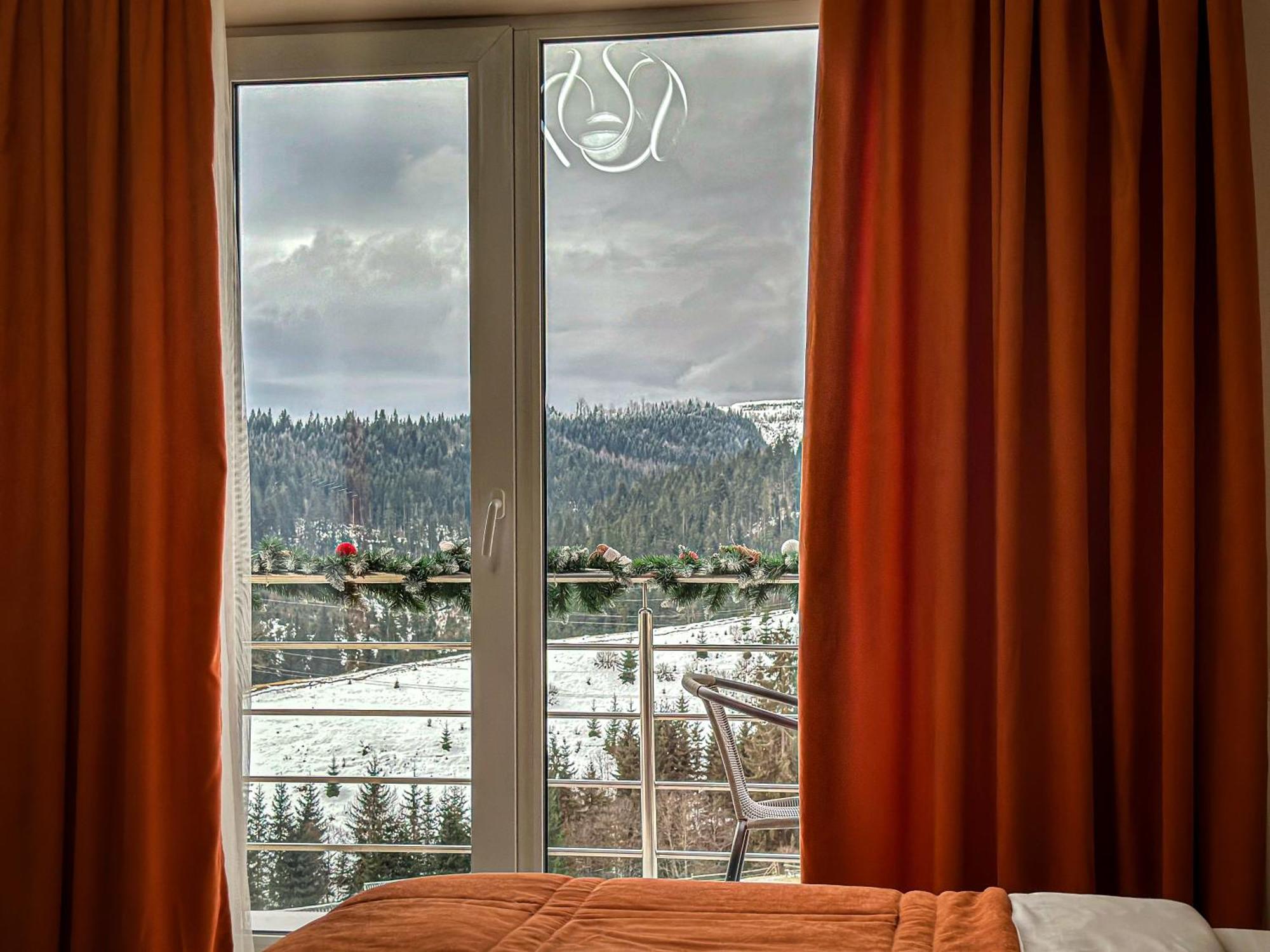 Шепіт Лісу Hotel Boekovel Buitenkant foto