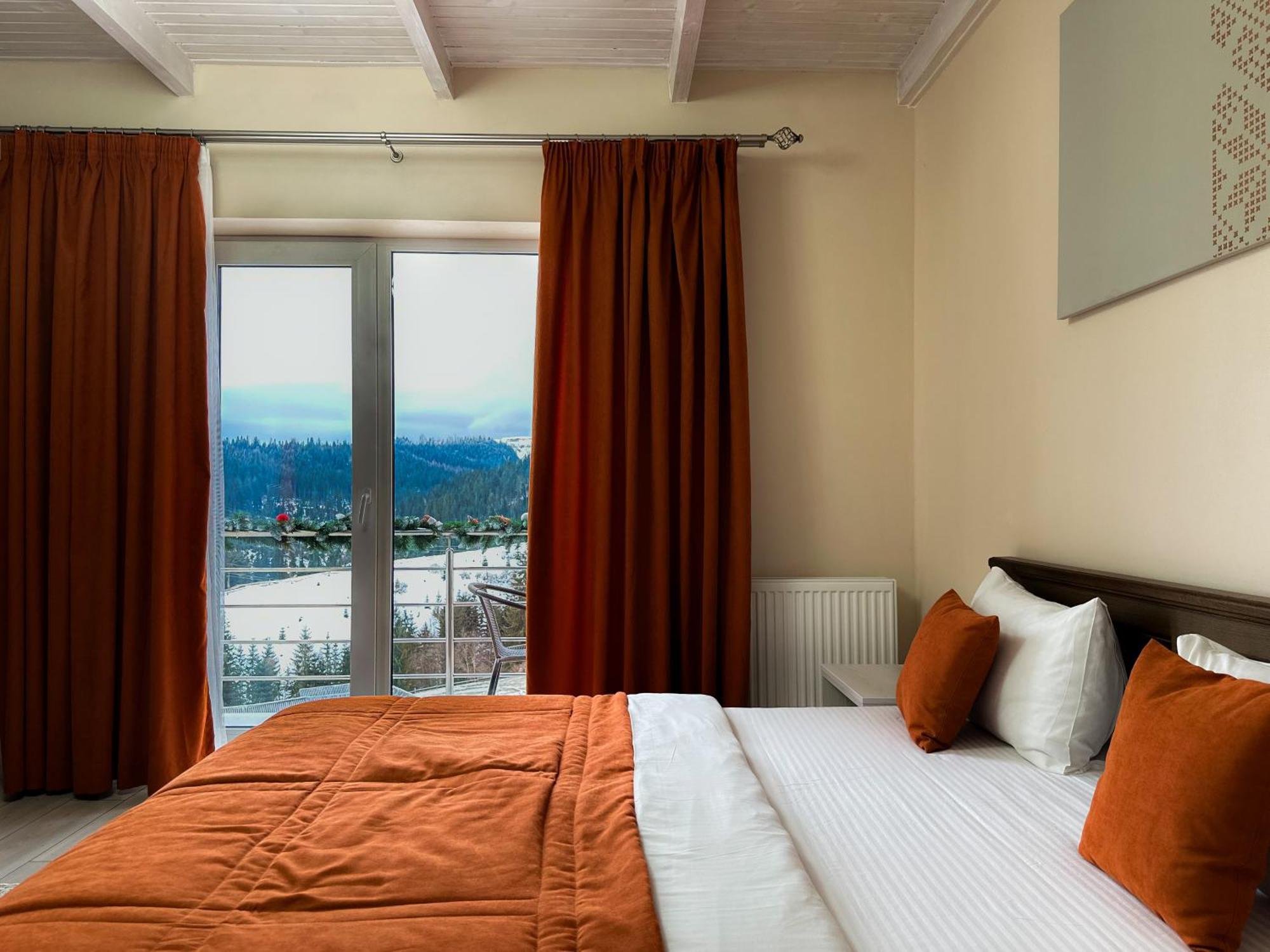 Шепіт Лісу Hotel Boekovel Buitenkant foto