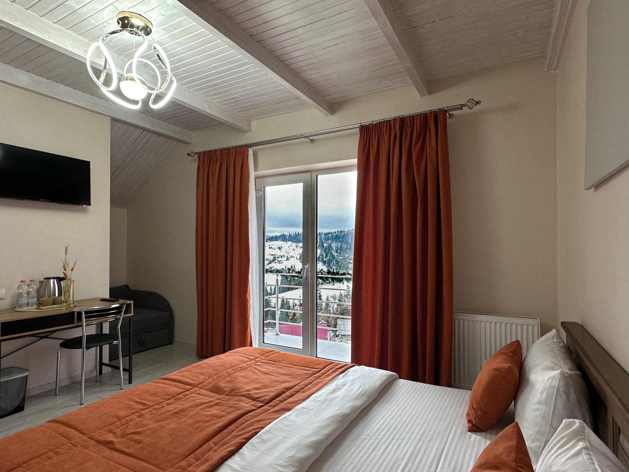Шепіт Лісу Hotel Boekovel Buitenkant foto