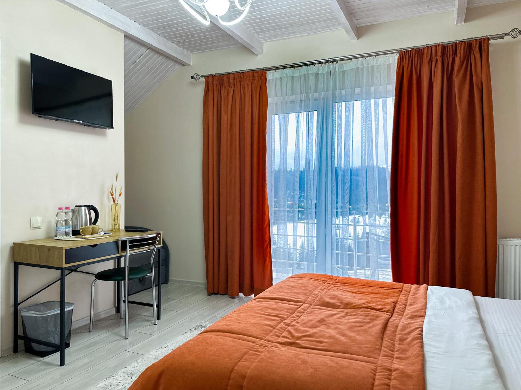 Шепіт Лісу Hotel Boekovel Buitenkant foto